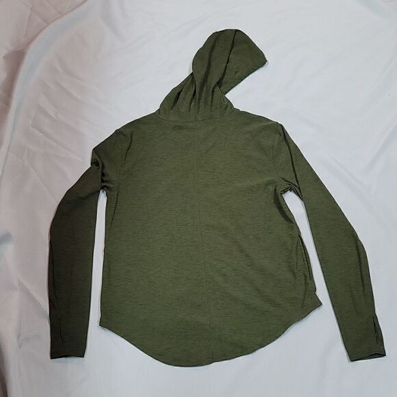 Very Nice Old Navy Active Wear Shirt - Picture 5 of 8